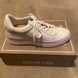 Dolce Vita Lennix Sneaker. Sz. 11
